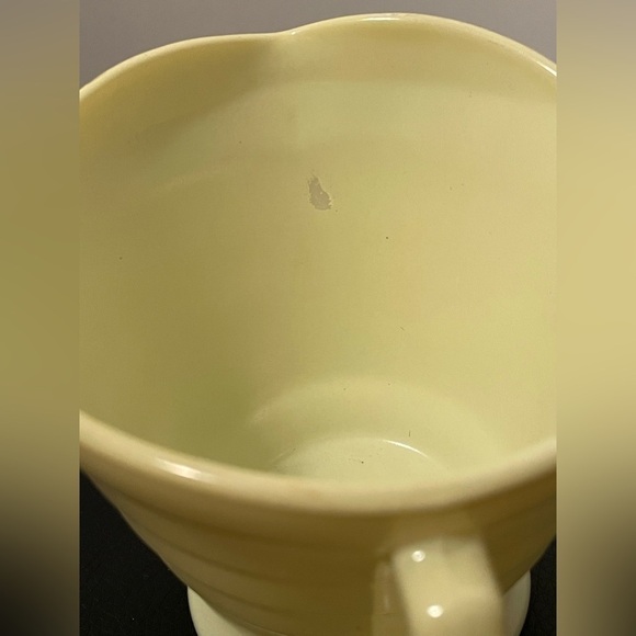 Hazel Atlas Modertone Ribbed Yellow Creamer - Picture 3 of 6
